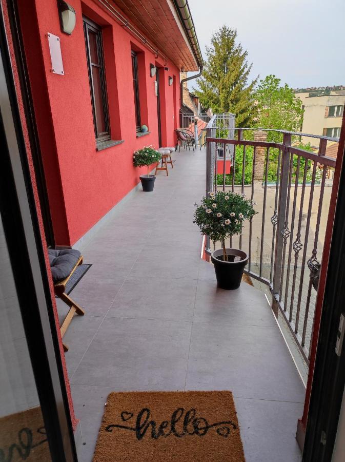 Stafetahaz Apartmanok Вац Екстер'єр фото