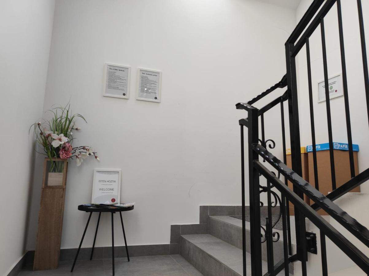 Stafetahaz Apartmanok Вац Екстер'єр фото