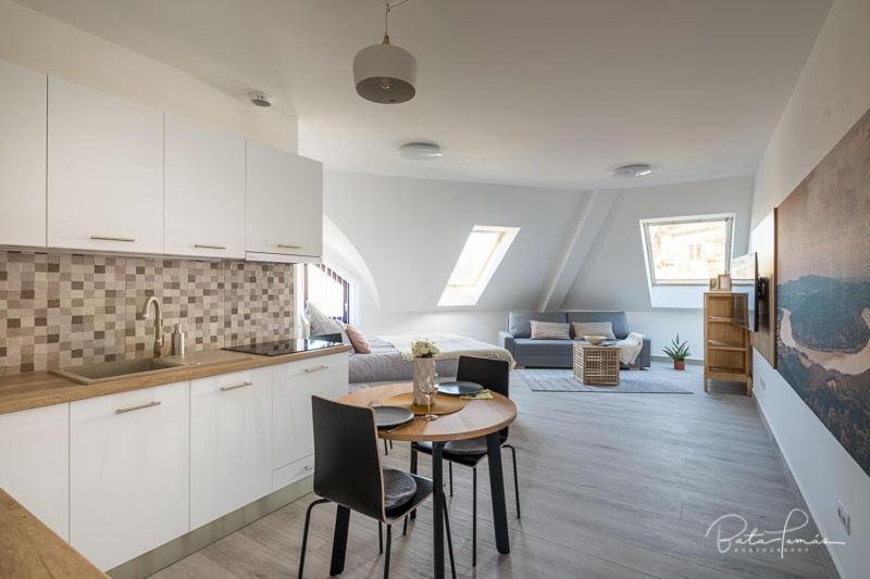 Stafetahaz Apartmanok Вац Екстер'єр фото