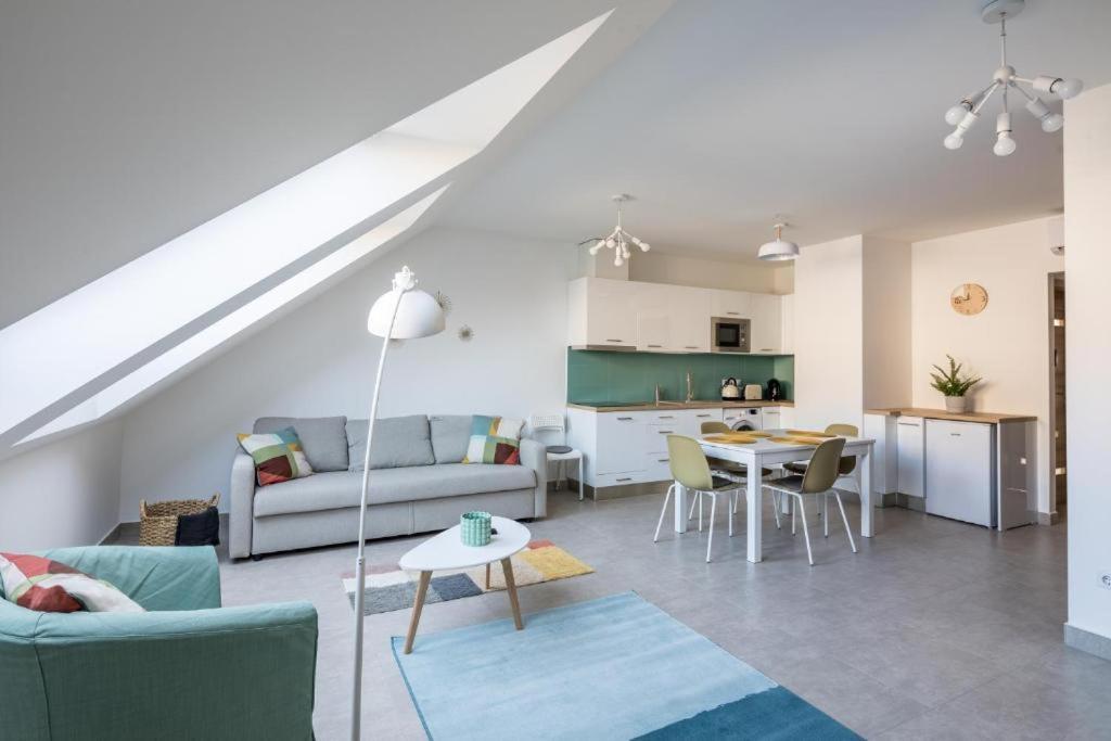 Stafetahaz Apartmanok Вац Екстер'єр фото