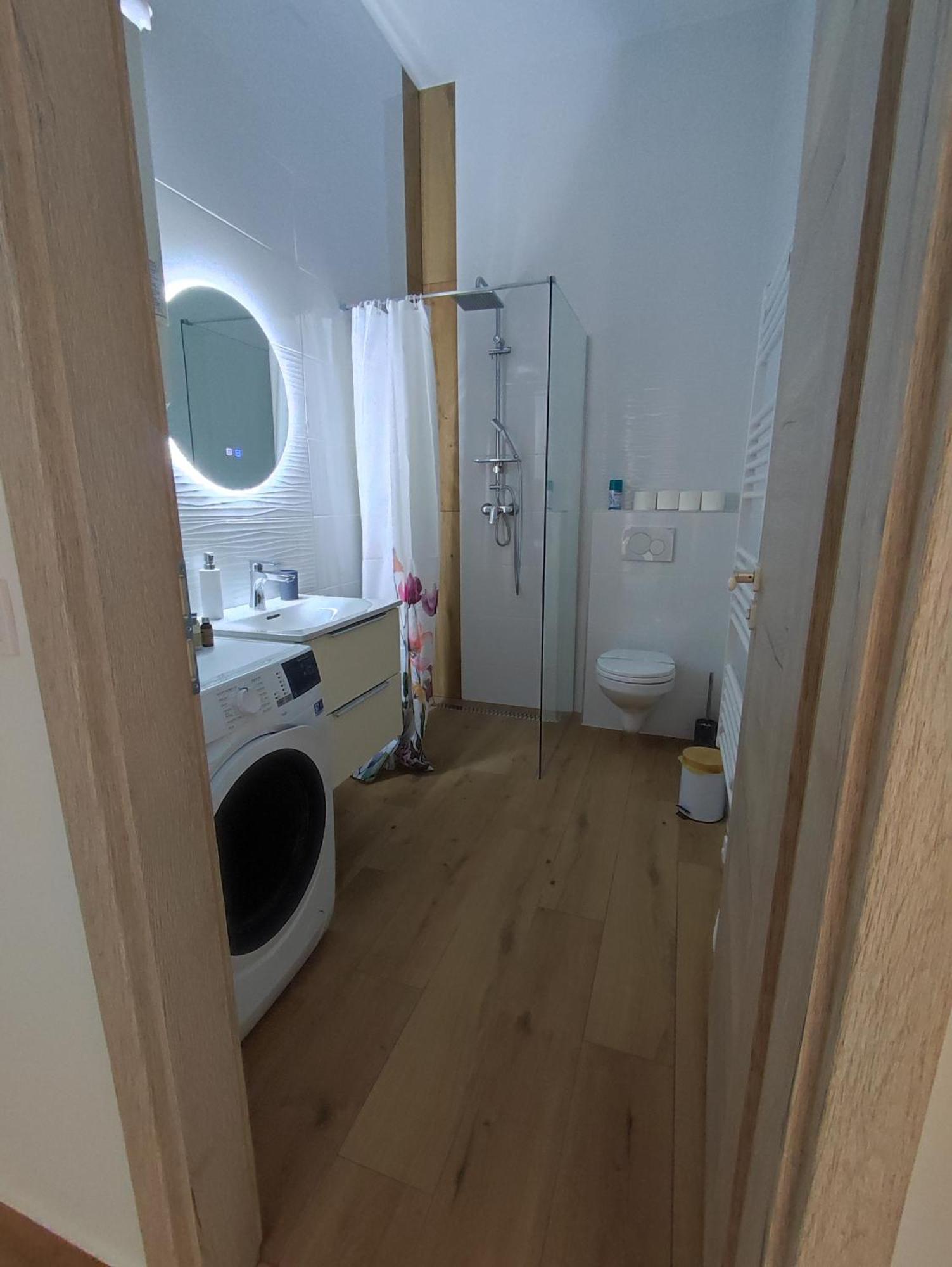 Stafetahaz Apartmanok Вац Екстер'єр фото